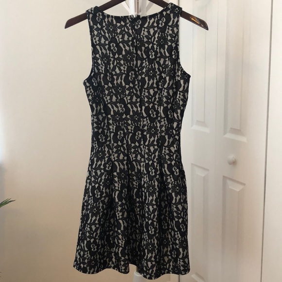 Lace Fit & Flare Sleeveless Dress - Picture 2 of 2